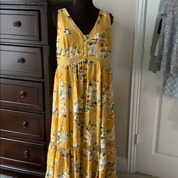 torrid Dresses & Skirts - Torrid yellow floral maxi.